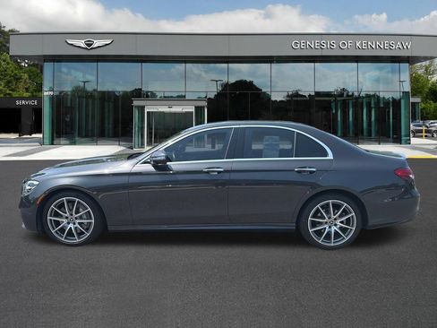 Used 2022 Mercedes-Benz E 350 Sedan image 4