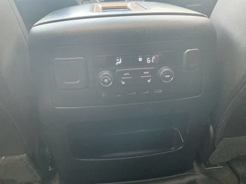 Used 2018 GMC Yukon XL Denali w/ Denali Ultimate Package AWD/4WD image 24
