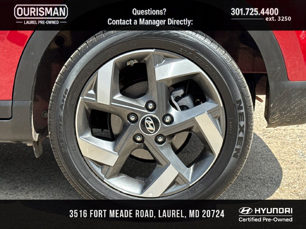 Certified 2025 Hyundai Venue SEL FWD image 5