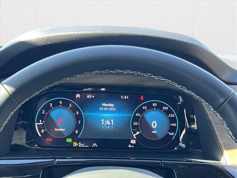 Used 2025 Volkswagen Atlas SE image 11