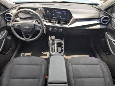 Used 2025 Chevrolet Trax LS w/ Driver Confidence Package FWD image 15