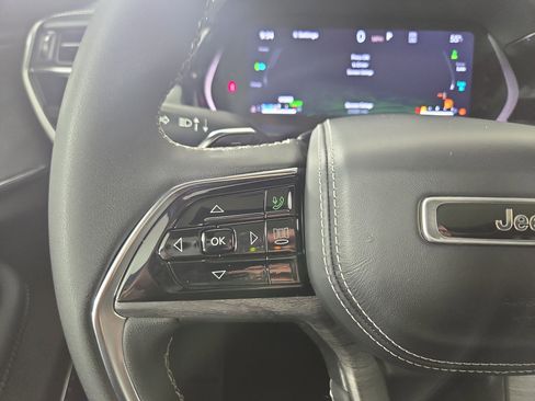 Certified 2023 Jeep Grand Cherokee Overland image 16