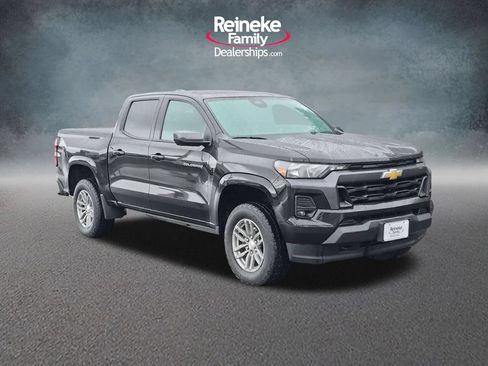 Used 2023 Chevrolet Colorado LT w/ LT Convenience Package II AWD/4WD image 3
