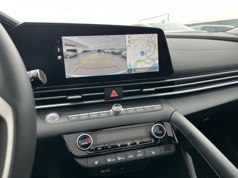 Used 2025 Hyundai Elantra SEL image 20