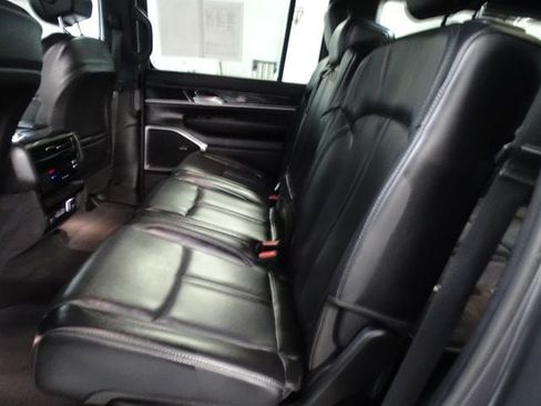 Certified 2022 Jeep Wagoneer Series I w/ Premium Group I AWD/4WD image 4
