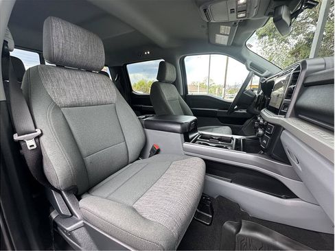 Used 2023 Ford F250 XLT w/ Black Appearance Package AWD/4WD image 15