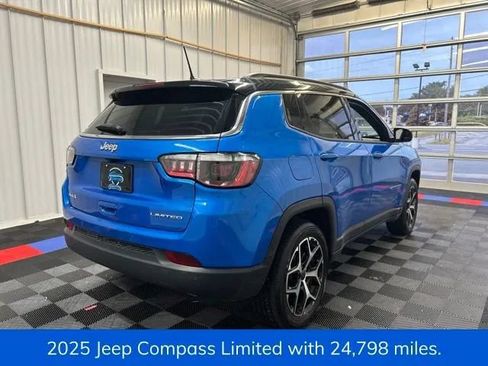 Used 2025 Jeep Compass Limited AWD/4WD image 3