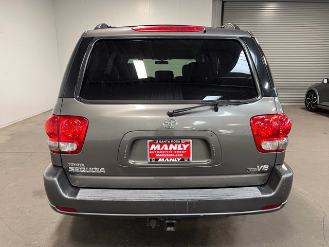 Used 2005 Toyota Sequoia SR5 RWD image 4