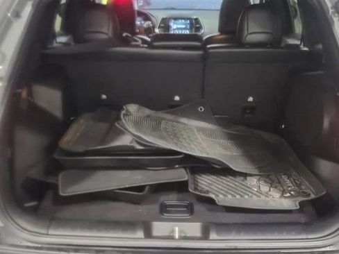 Used 2020 Jeep Cherokee Limited image 14