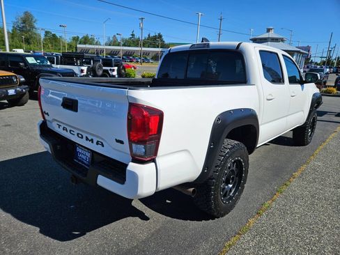 Used 2022 Toyota Tacoma SR AWD/4WD image 5