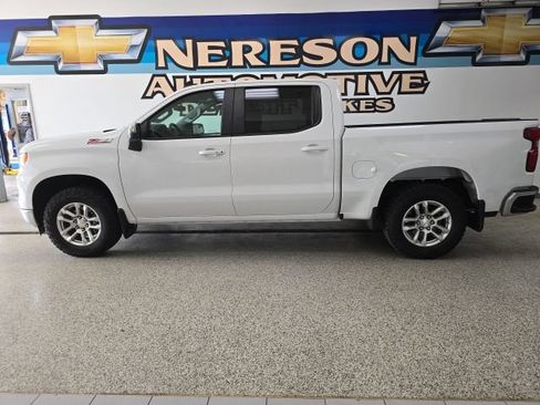 Used 2024 Chevrolet Silverado 1500 LT w/ Z71 Off-Road Package AWD/4WD image 4