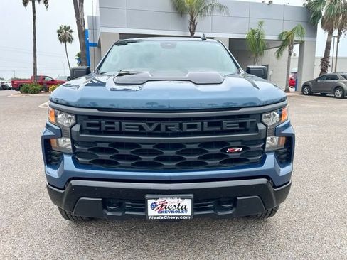 Used 2024 Chevrolet Silverado 1500 Custom Trail Boss w/ Turbomax Blackout Package AWD/4WD image 2