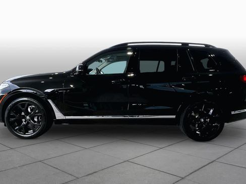 Used 2022 BMW X7 xDrive40i w/ Parking Assistance Package AWD/4WD image 32