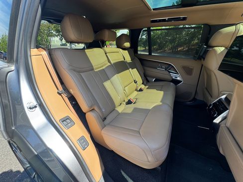 Used 2023 Land Rover Range Rover Long Wheelbase Autobiography AWD/4WD image 71
