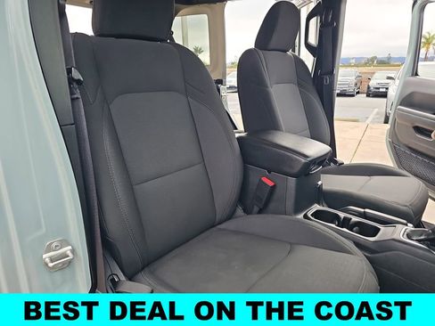 Used 2023 Jeep Wrangler Unlimited w/ Cold Weather Group image 10