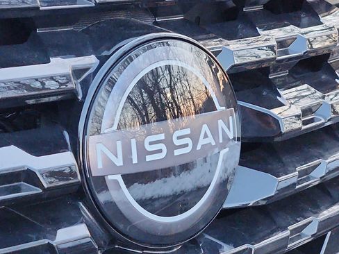 Certified 2025 Nissan Kicks Play S image 30