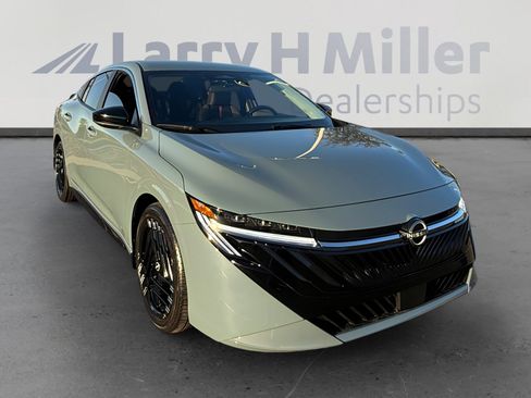 Used 2026 Nissan Sentra SR w/ Floor Mat Package image 7