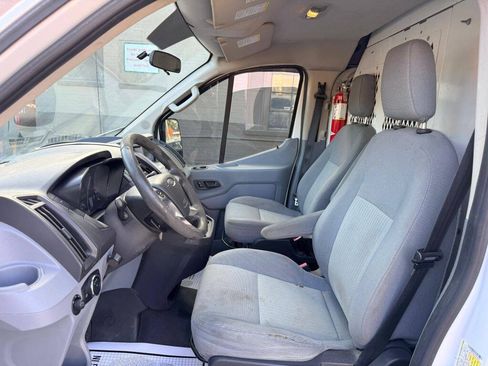 Used 2015 Ford Transit 250 130 Low Roof w/ Exterior Upgrade Package RWD image 10