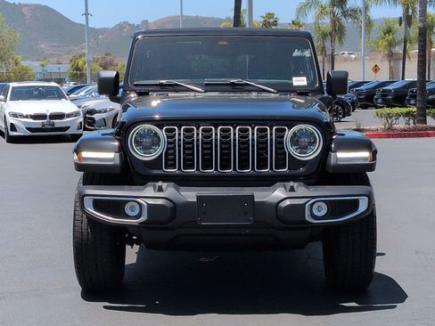 Used 2025 Jeep Wrangler Unlimited Sahara w/ Safety Group AWD/4WD image 3