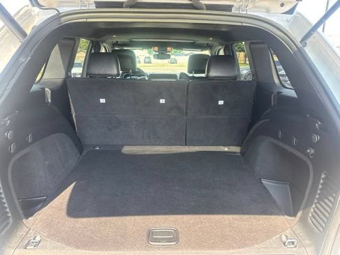 Used 2019 Jeep Grand Cherokee Altitude AWD/4WD image 7