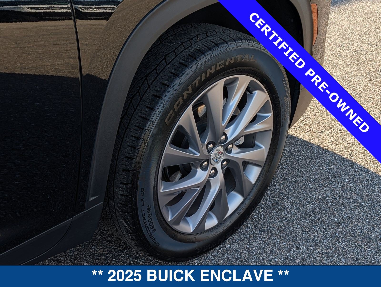 Used 2025 Buick Enclave Preferred FWD image 13