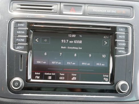 Used 2017 Volkswagen Tiguan Wolfsburg Edition image 28