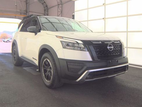 Used 2023 Nissan Pathfinder Rock Creek AWD/4WD image 2