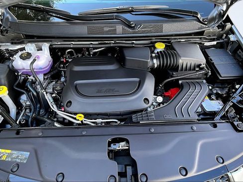 New 2026 Chrysler Pacifica Select image 10