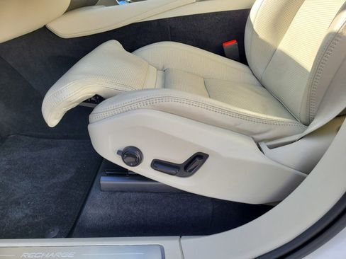 Certified 2023 Volvo XC90 T8 Ultimate w/ Lounge Package image 10