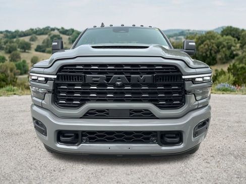 Used 2026 RAM 2500 Limited AWD/4WD image 2