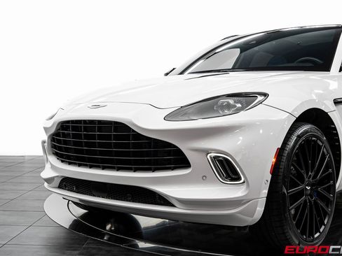 Used 2022 Aston Martin DBX image 12