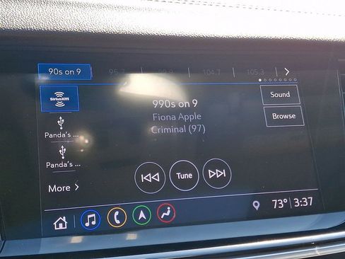 Used 2018 Buick Regal Essence w/ Sights and Sounds Package AWD/4WD image 19