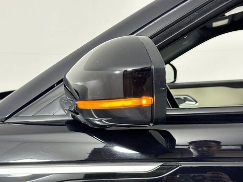 Used 2019 Land Rover Range Rover Velar S image 20