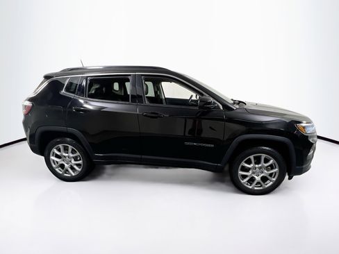 Used 2022 Jeep Compass Latitude AWD/4WD image 4