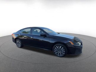 Used 2025 Nissan Altima 2.5 SV FWD video 2