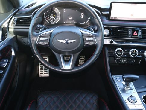 Used 2022 Genesis G70 3.3T image 9