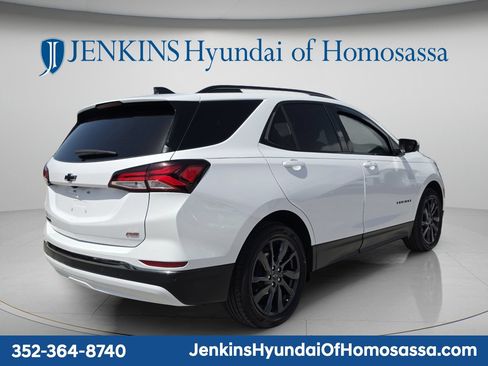 Used 2023 Chevrolet Equinox RS w/ RS Leather Package FWD image 5