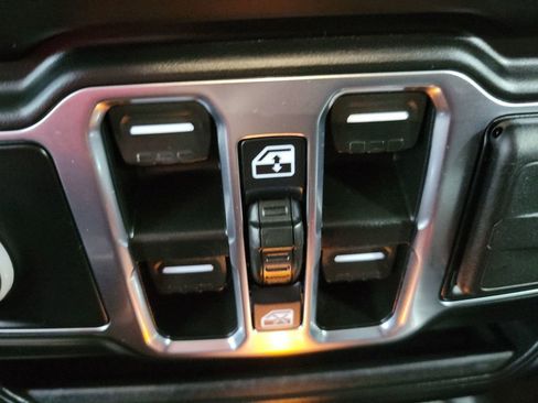 Used 2022 Jeep Wrangler Unlimited Sport image 43