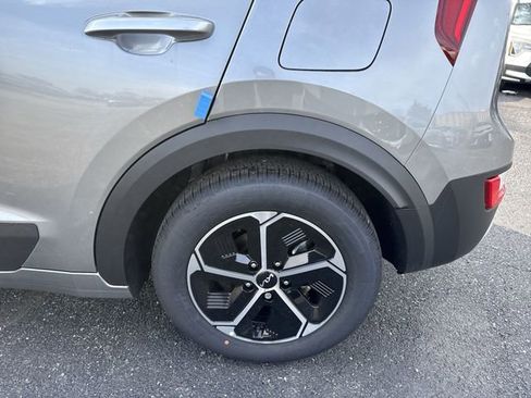 New 2026 Kia Niro LX image 5