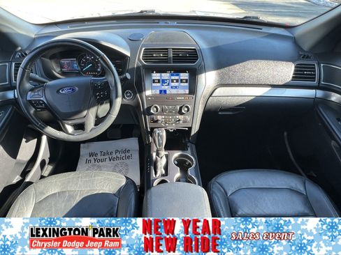 Used 2018 Ford Explorer XLT w/ Equipment Group 202A image 21