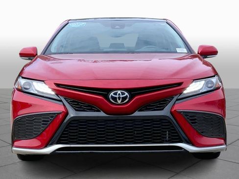 Used 2021 Toyota Camry XSE image 4