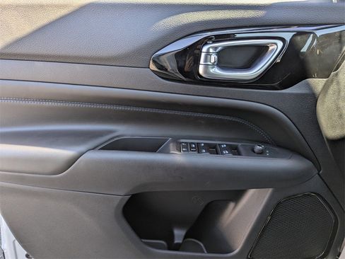 New 2026 Jeep Compass Latitude image 14