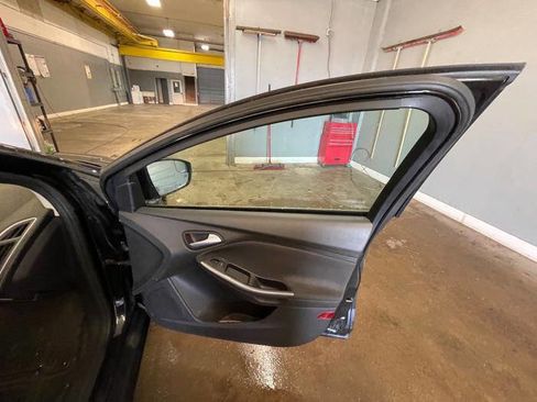 Used 2012 Ford Focus Titanium image 30