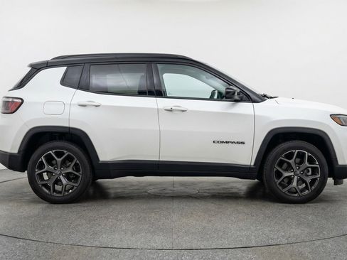 Used 2025 Jeep Compass Limited AWD/4WD image 11