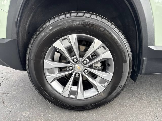 Used 2025 Chevrolet Equinox LT w/ Convenience Package II AWD/4WD image 9
