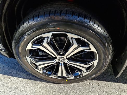 New 2025 Toyota RAV4 XSE image 4