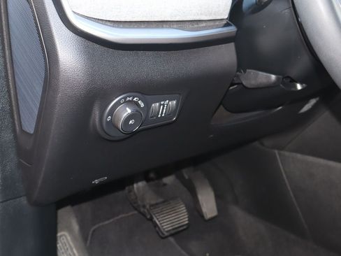 Used 2025 Jeep Compass Latitude AWD/4WD image 22