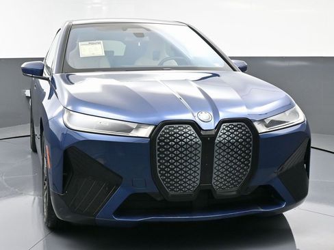 Used 2022 BMW iX xDrive50 w/ Sport Package image 4