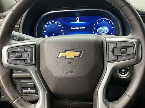 Used 2023 Chevrolet Suburban LT w/ Luxury Package image 15