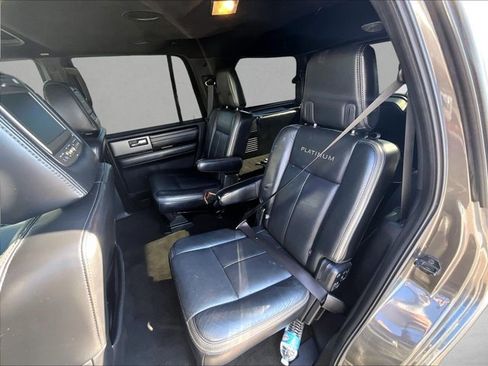 Used 2016 Ford Expedition Platinum RWD image 25